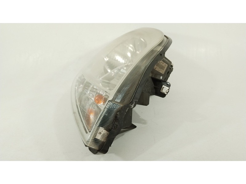 Recambio de faro derecho para nissan primastar furgoneta (x83) 2.0 dci 115 referencia OEM IAM 8200701356 89313980 93859830