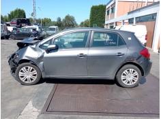 toyota auris (_e15_) del año 2008