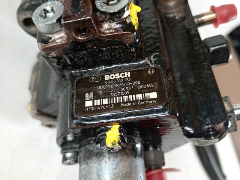 Recambio de bomba inyeccion para opel insignia sports tourer 2.0 16v cdti referencia OEM IAM 55571005  0445010193