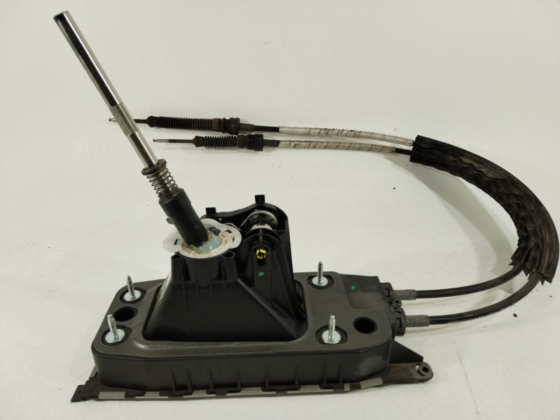 Recambio de palanca cambio para seat ibiza v (kj1, kjg) 1.0 tsi referencia OEM IAM 2Q0711049A  