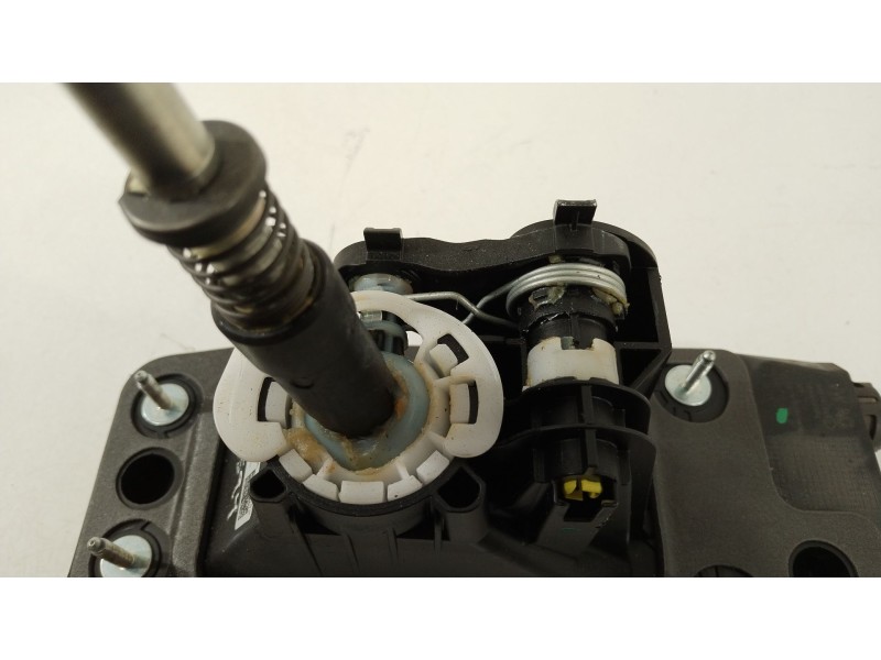 Recambio de palanca cambio para seat ibiza v (kj1, kjg) 1.0 tsi referencia OEM IAM 2Q0711049A  