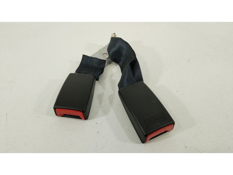 Recambio de enganche cinturon trasero derecho para citroën c4 aircross 1.6 hdi 115 referencia OEM IAM 1608172880  