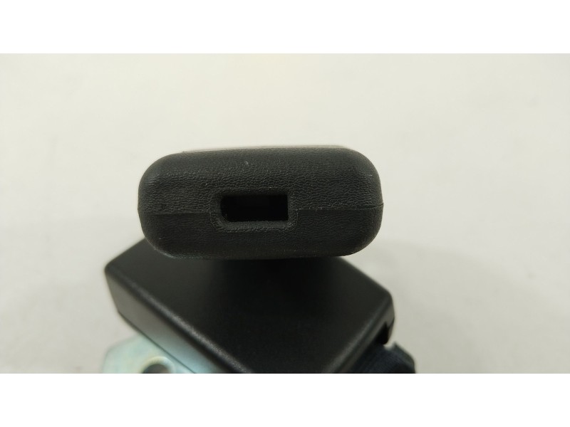 Recambio de enganche cinturon trasero izquierdo para citroën c4 aircross 1.6 hdi 115 referencia OEM IAM 1607891280  