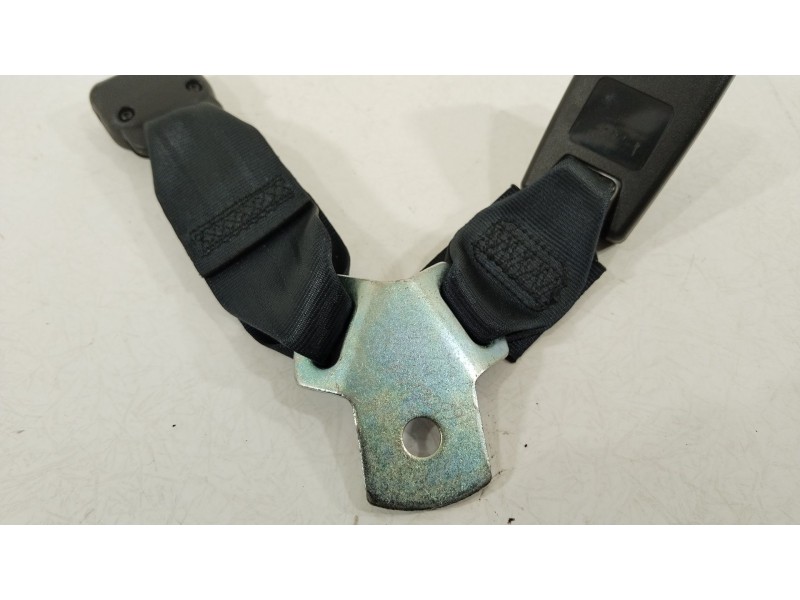 Recambio de enganche cinturon trasero izquierdo para citroën c4 aircross 1.6 hdi 115 referencia OEM IAM 1607891280  