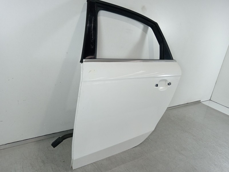 Recambio de puerta trasera izquierda para audi a4 ber. (b8) basis referencia OEM IAM   