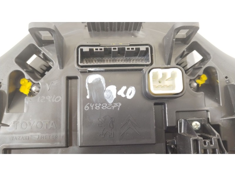 Recambio de cuadro instrumentos para toyota aygo x-cite referencia OEM IAM 69644700U  838000H570