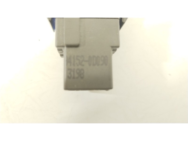 Recambio de interruptor para toyota aygo x-cite referencia OEM IAM 841520D090  