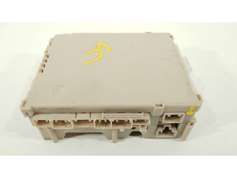 Recambio de caja reles / fusibles para toyota aygo x-cite referencia OEM IAM 827300H030  