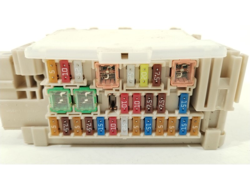 Recambio de caja reles / fusibles para toyota aygo x-cite referencia OEM IAM 827300H030  
