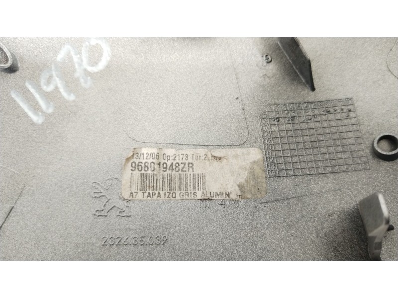 Recambio de carcasa retrovisor izquierdo para peugeot 207 urban referencia OEM IAM 96801948zr  