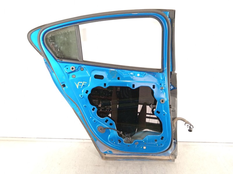Recambio de puerta trasera izquierda para ford focus st-line referencia OEM IAM JX7BA24721  