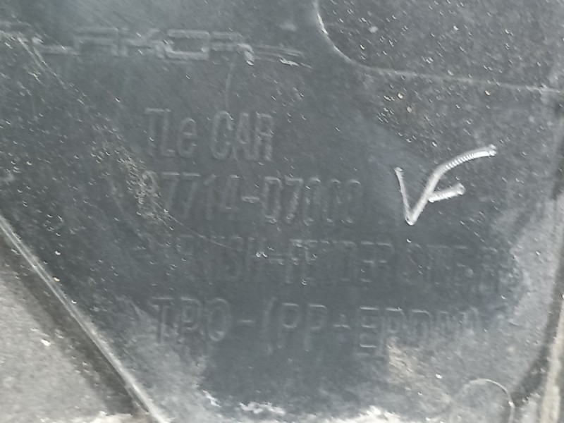 Recambio de aletin delantero derecho para hyundai tucson essence 2wd referencia OEM IAM 87714D7000  