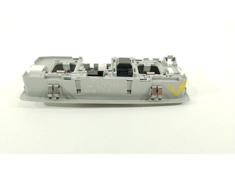 Recambio de luz interior para citroën c4 aircross 1.6 hdi 115 referencia OEM IAM 8401A009ZZ  1608390680