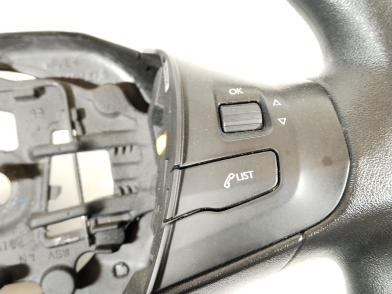 Recambio de volante para peugeot 208 style referencia OEM IAM 96750123ZD  