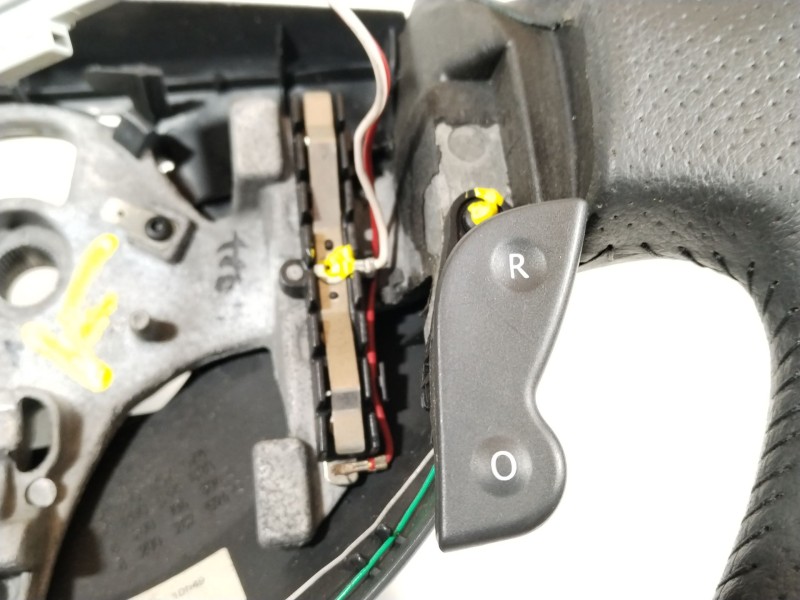 Recambio de volante para renault megane ii coupe/cabrio dynamique referencia OEM IAM 8200276081  