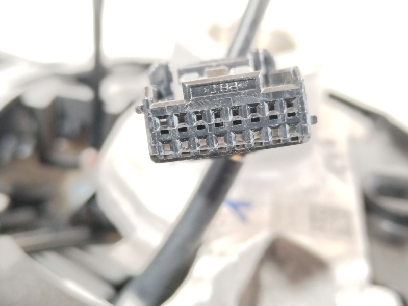 Recambio de volante para renault clio v intens referencia OEM IAM 484002607R  