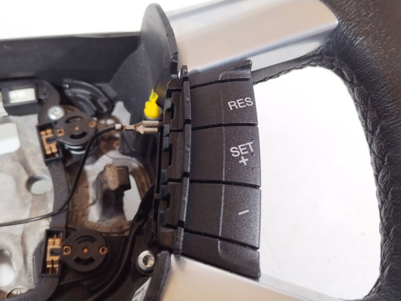 Recambio de volante para ford focus lim. (cb4) titanium referencia OEM IAM 4TC10382393  