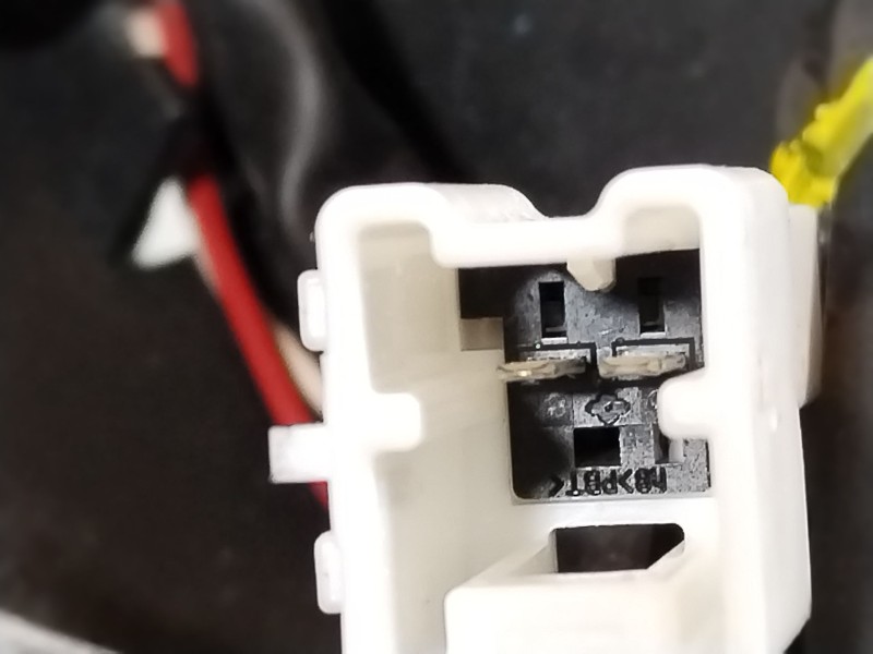 Recambio de volante para renault clio iv limited referencia OEM IAM 484004610R  