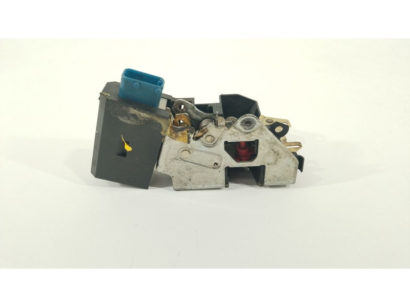 Recambio de cerradura puerta trasera izquierda para bmw 5 (e34) 520 i 24v referencia OEM IAM 8138927 8353011 51228138927