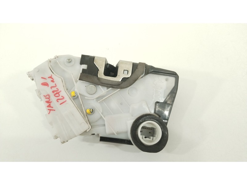 Recambio de cerradura puerta delantera izquierda para toyota yaris active referencia OEM IAM 690400D520  T4311140