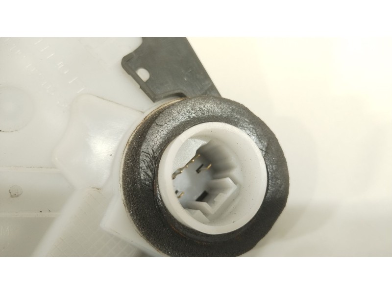 Recambio de cerradura puerta delantera izquierda para toyota yaris active referencia OEM IAM 690400D520  T4311140