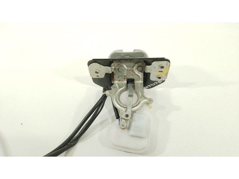 Recambio de cerradura maletero / porton para ford kuga (cbs) titanium referencia OEM IAM 2043002 7843102A 774A7843102A