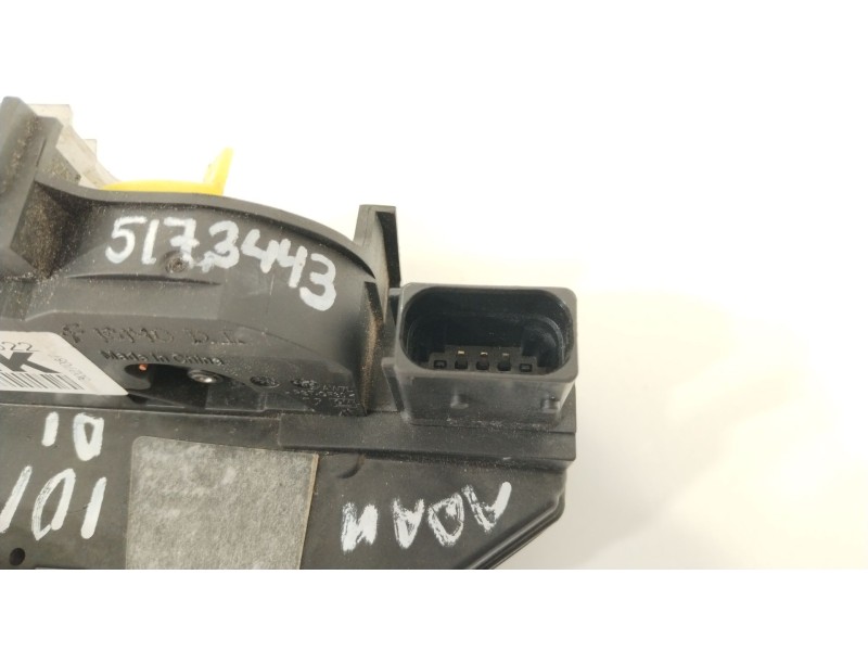 Recambio de cerradura puerta delantera izquierda para opel adam unlimited ecoflex referencia OEM IAM 13579522  