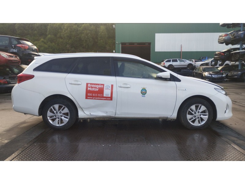 toyota auris del año 2014