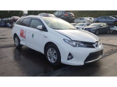 toyota auris del año 2014 2