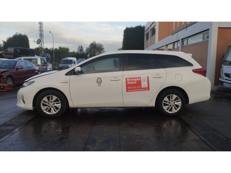 toyota auris del año 2014