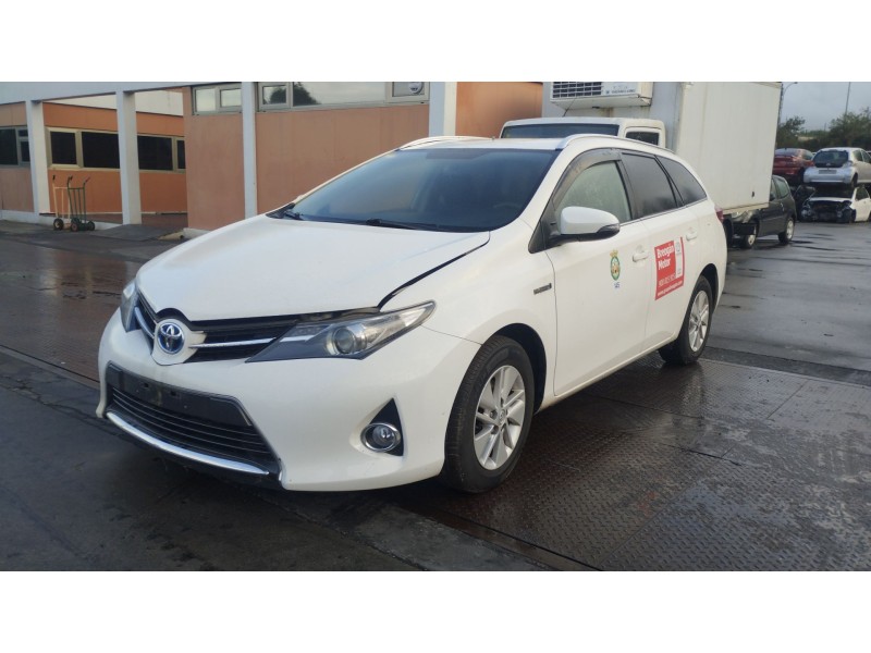 toyota auris del año 2014