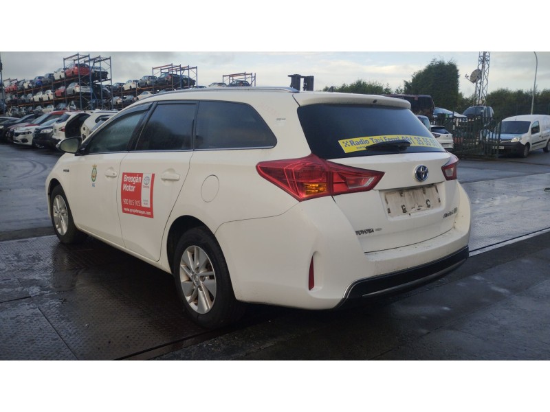 toyota auris del año 2014