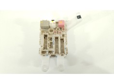 Recambio de caja reles / fusibles para toyota auris (_e15_) 2.0 d-4d (ade150_) referencia OEM IAM 8273002150A 8273002300 02117K1