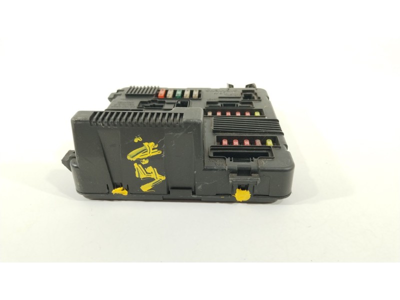Recambio de caja reles / fusibles para renault megane ii familiar authentique referencia OEM IAM 8200306033B 8200306033 S1183993