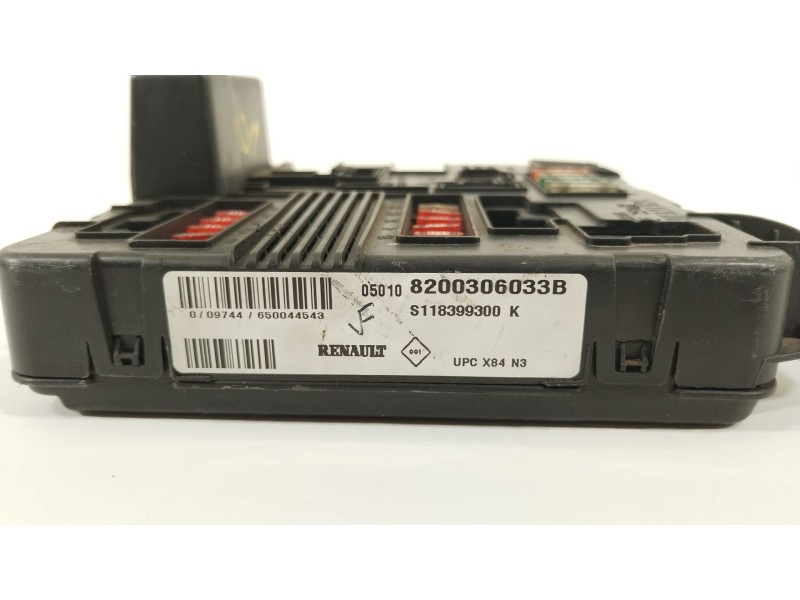 Recambio de caja reles / fusibles para renault megane ii familiar authentique referencia OEM IAM 8200306033B 8200306033 S1183993