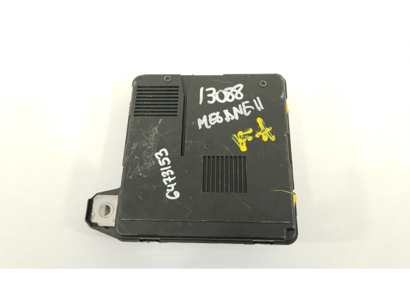 Recambio de caja reles / fusibles para renault megane ii familiar authentique referencia OEM IAM 8200306033B 8200306033 S1183993