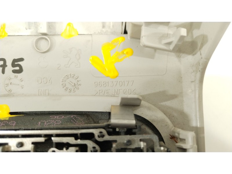 Recambio de luz interior para peugeot 308 premium referencia OEM IAM 9681370177  9682063880