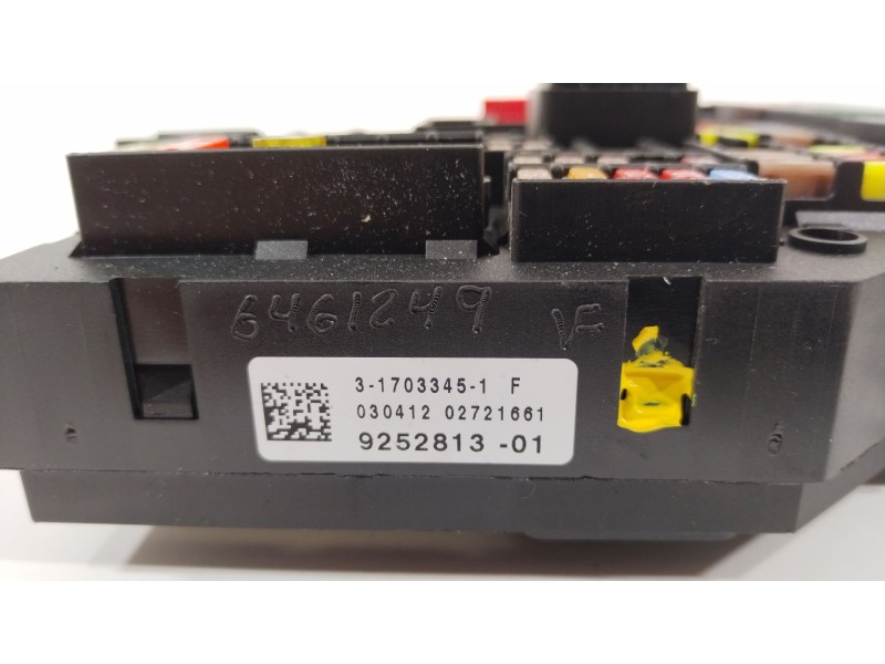 Recambio de caja reles / fusibles para bmw 5 touring (f11) 525 d xdrive referencia OEM IAM 9252813  61149252813