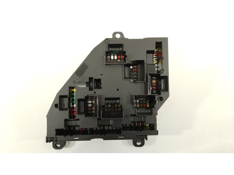 Recambio de caja reles / fusibles para bmw 5 touring (f11) 525 d xdrive referencia OEM IAM 9252813  61149252813
