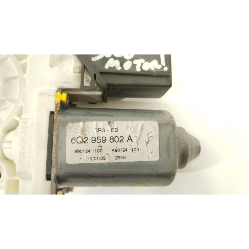 Recambio de motor elevalunas delantero izquierdo para seat ibiza iii (6l1) 1.9 sdi referencia OEM IAM 6Q2959802A   Recambio de motor elevalunas delantero izquierdo para seat ibiza iii (6l1) 1.9 sdi referencia OEM IAM 6Q2959802A