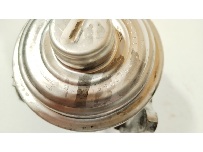 Recambio de valvula egr para mercedes-benz clase clk (w209) coupe 270 cdi (209.316) referencia OEM IAM A6110900754  
