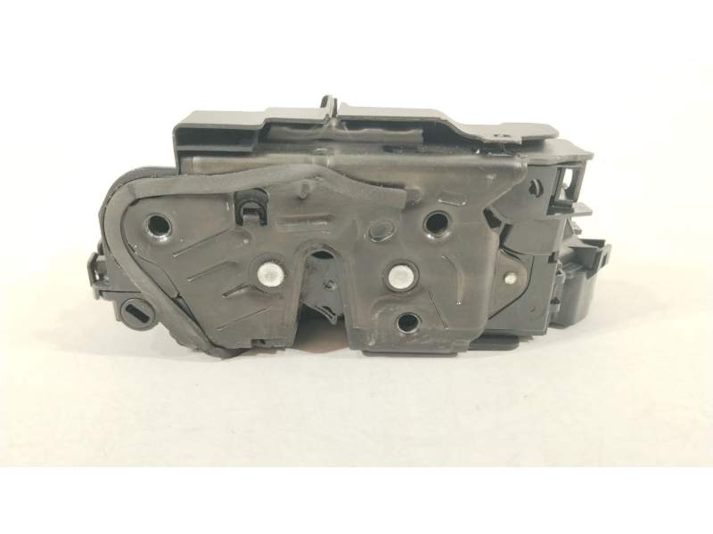 CERRADURA PUERTA TRASERA DERECHA 5TA839016L 