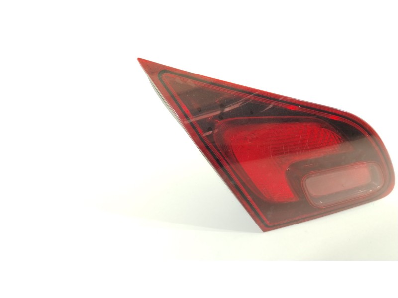 Recambio de piloto trasero izquierdo en porton para opel astra j lim. cosmo referencia OEM IAM 13319951  