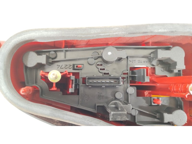 Recambio de piloto trasero derecho para peugeot 106 ii (1a_, 1c_) 1.1 i referencia OEM IAM 6351G6  