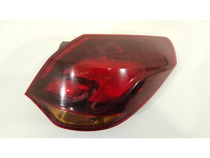 Recambio de piloto trasero derecho para opel astra j lim. cosmo referencia OEM IAM 13319948  