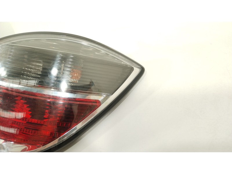 Recambio de piloto trasero derecho para opel astra h (a04) 1.7 cdti (l48) referencia OEM IAM 13222325  