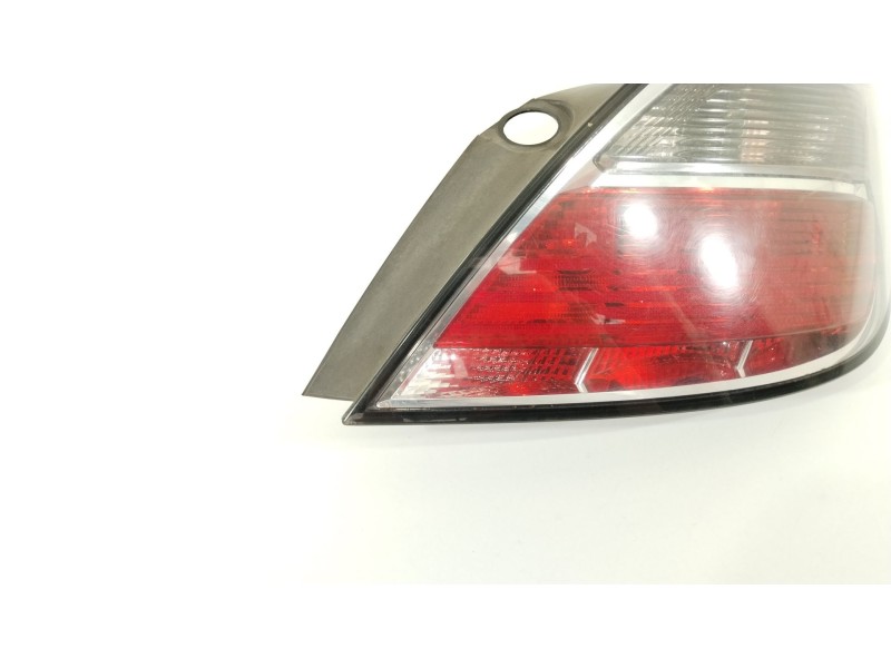 Recambio de piloto trasero derecho para opel astra h (a04) 1.7 cdti (l48) referencia OEM IAM 13222325  