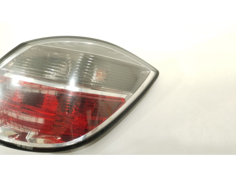 Recambio de piloto trasero derecho para opel astra h (a04) 1.7 cdti (l48) referencia OEM IAM 13222325  