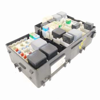 CAJA RELES / FUSIBLES AV6T14A067AD 