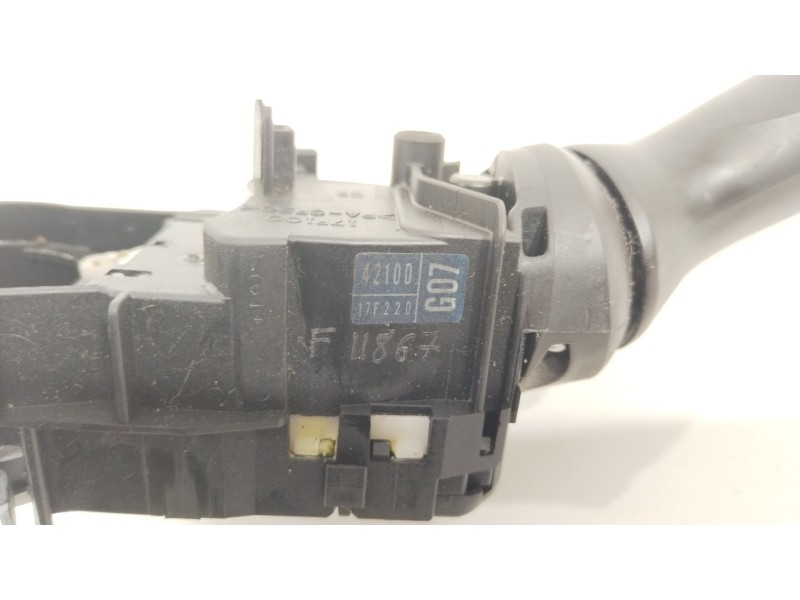 Recambio de mando luces para toyota prius (nhw20) basis referencia OEM IAM 4210017F220  